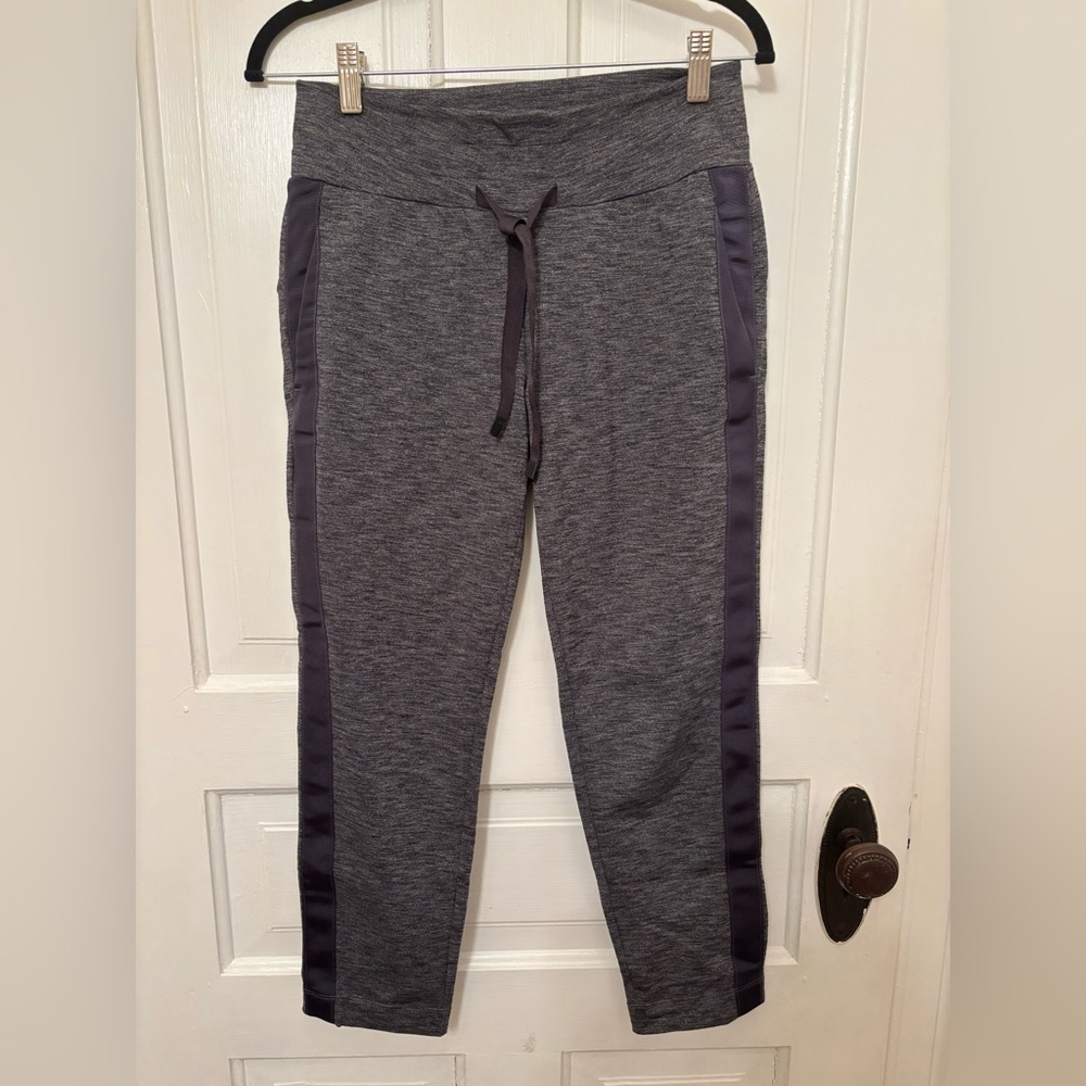 Athleta Gray Brooklyn Ankle with Black Side Stripes XS